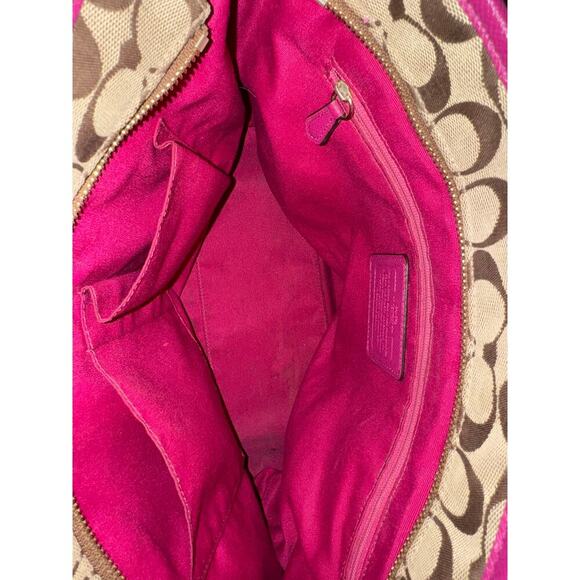 Coach 12cm Signature Zip Top “City Tote”. - Picture 6 of 9